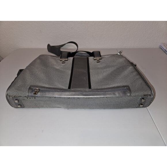 Tumi Ballistic Nylon Briefcase Messenger Bag A4 2way Gray 15x11x2 - Picture 4 of 13